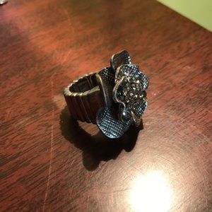 Silver flower ring with stretchy band